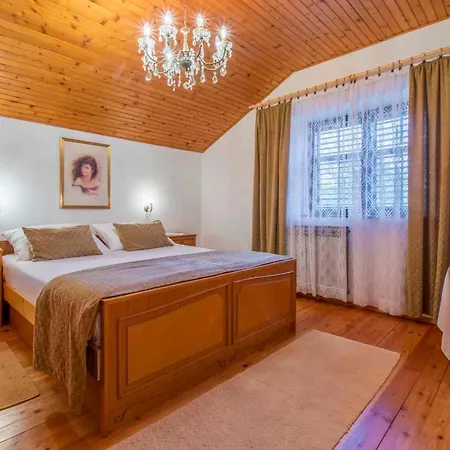 In 33528 Apartman *