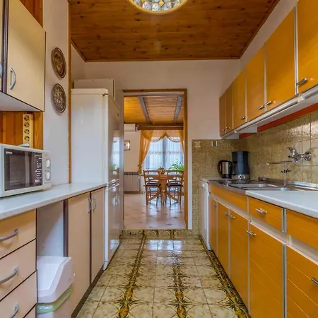 In 33528 Apartman *